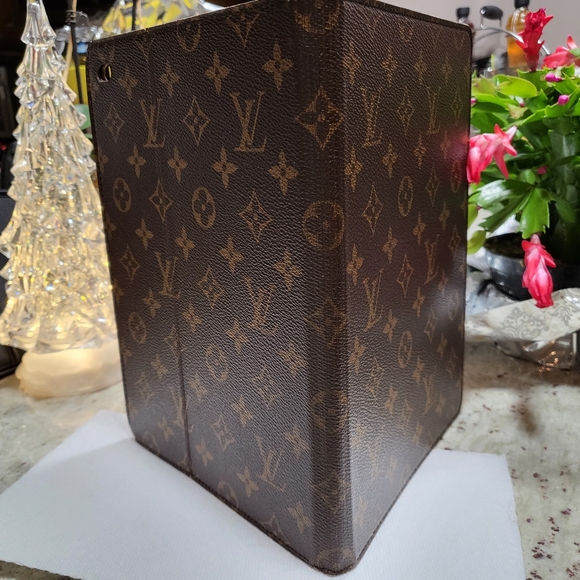 COPY - Louis Vuitton USED Tablet Case - Picture 5 of 16
